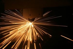 製造における接合と成形：主な違いを解説