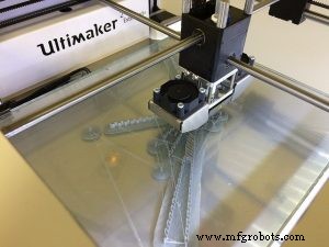 選択的レーザー焼結（SLS）：粉末とレーザーが造る耐久3D部品