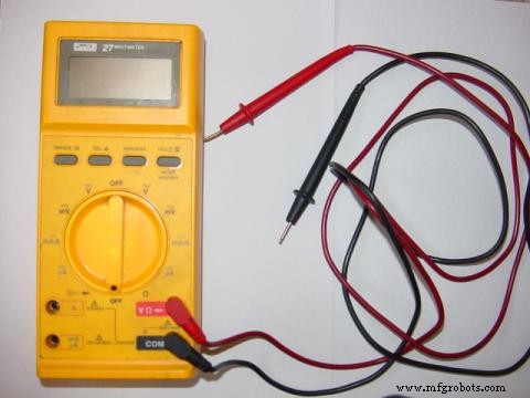 家庭用電子工作ラボの構築：ツール、作業エリア、消耗品