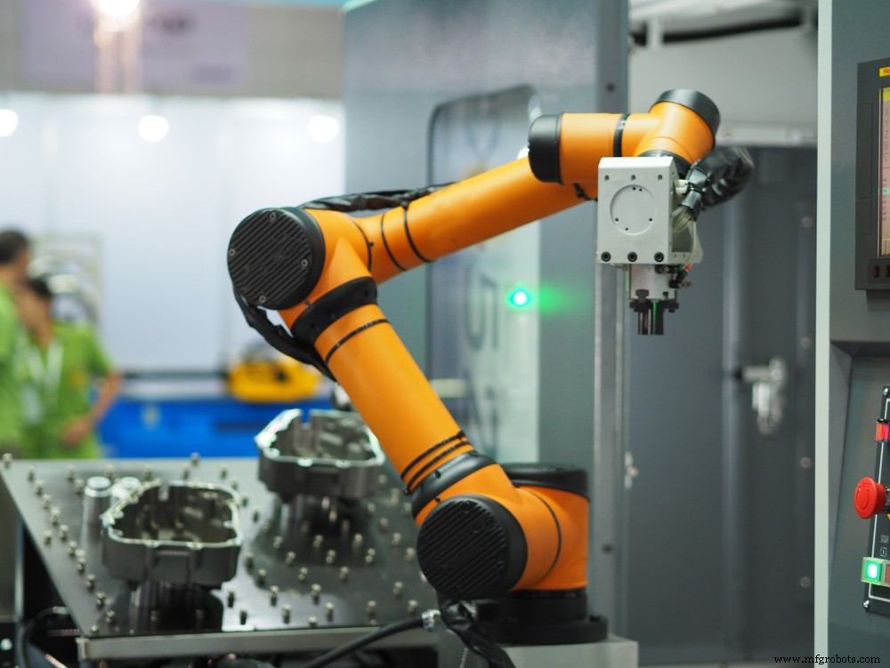 6軸産業用ロボット：実用途・メリット・コスト完全ガイド