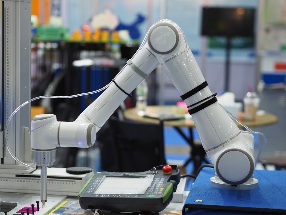 6軸産業用ロボット：実用途・メリット・コスト完全ガイド