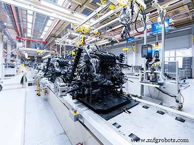 ロボティクス革新が自動車生産を変革：溶接・協働ロボット・AGVの最前線