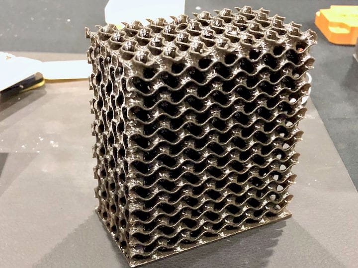 複合材製造に革命：磁気3Dプリントによるテーラード材料