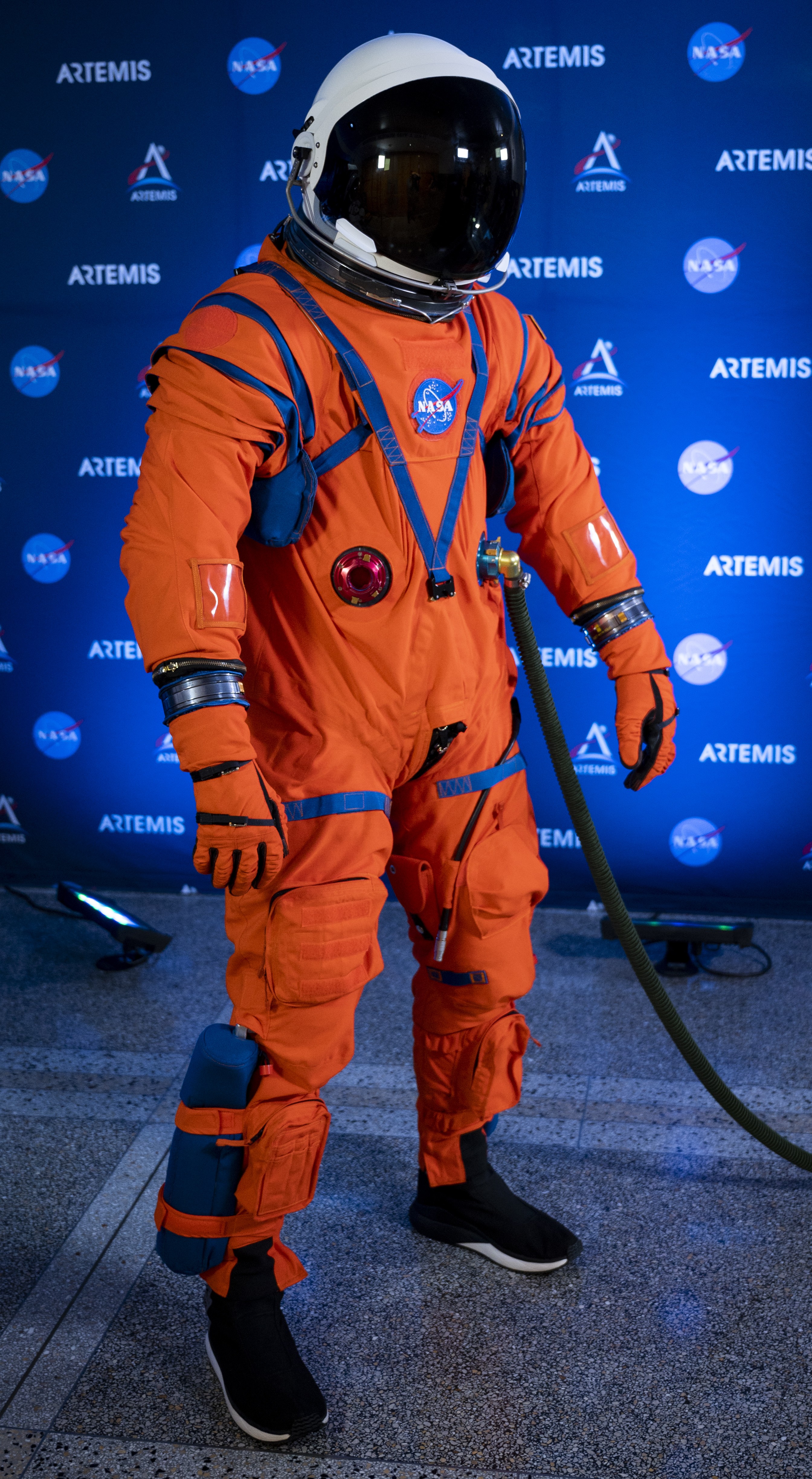 NASA、アルテミス月ミッション向け次世代宇宙服を発表