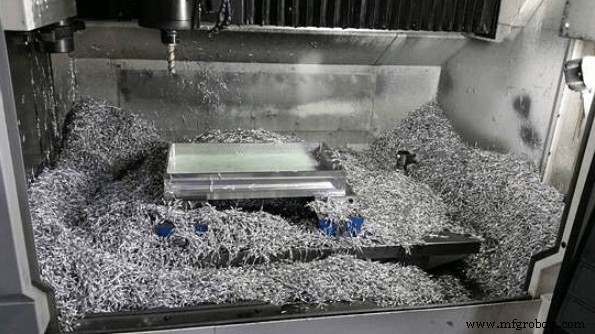 チップブレーカー付きエンドミルで粗加工効率を向上