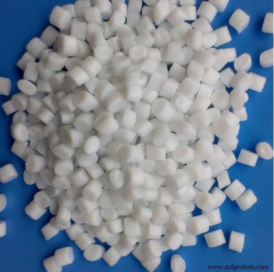 射出成形に最適な10種類のプラスチック樹脂：特性と選定ガイド