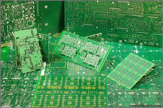 多層PCBの層数決定：ステップバイステップガイド