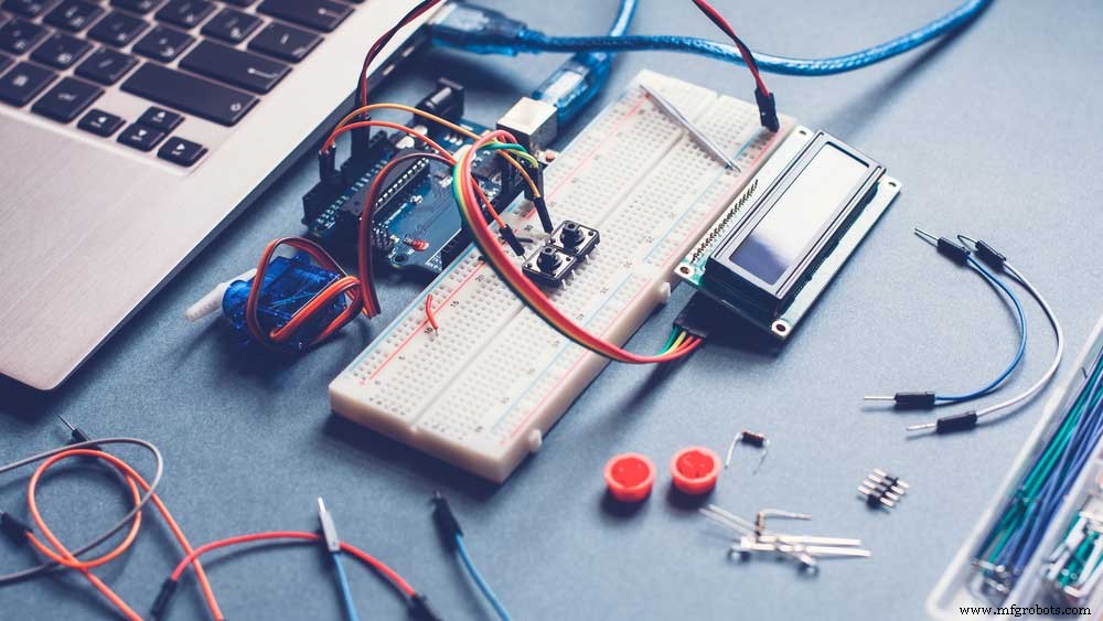 RF検出器自作ガイド：隠された電波信号を検知するシンプルな装置