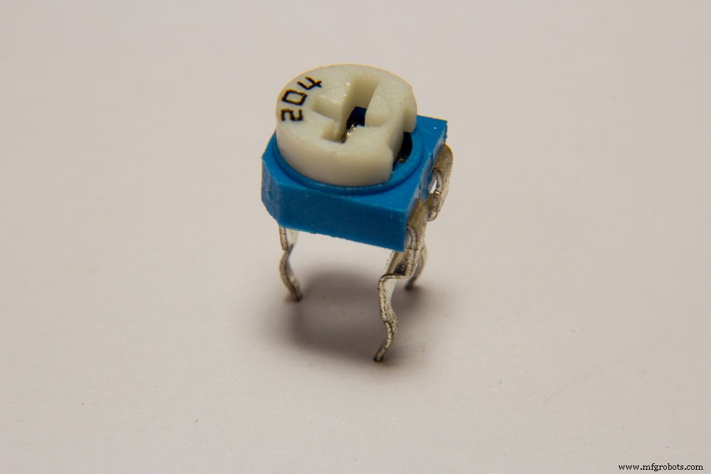 ポテンショメータの種類完全ガイド：仕組み・特性・選び方