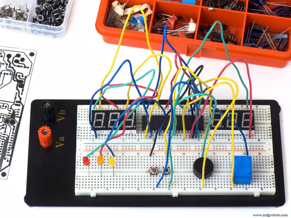 高性能可変電圧・電流電源自作：ラボ/産業用対応 安定出力 0-30V/0-10A