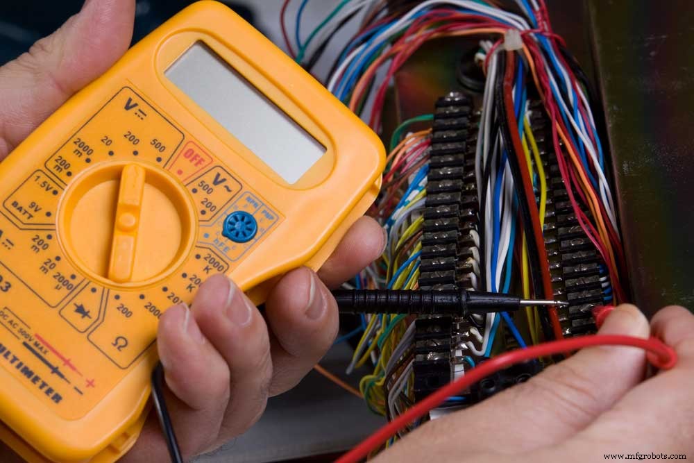 ボルテメーターIC：精密電圧測定をシンプルに