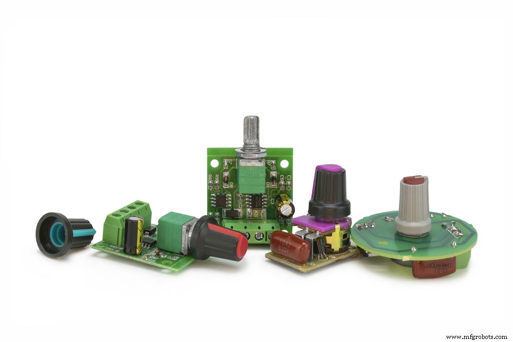 LM7815電圧レギュレータ完全ガイド：使用法、特徴、用途
