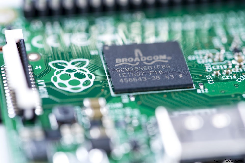 Pi 3 スターターキット完全ガイド：セットアップからプロジェクトまで