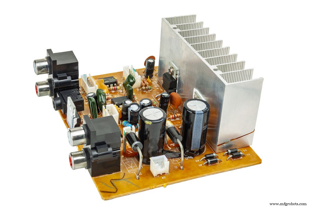 LM358オペアンプ完全ガイド：ピン配置・特徴・単電源/双電源・応用回路例