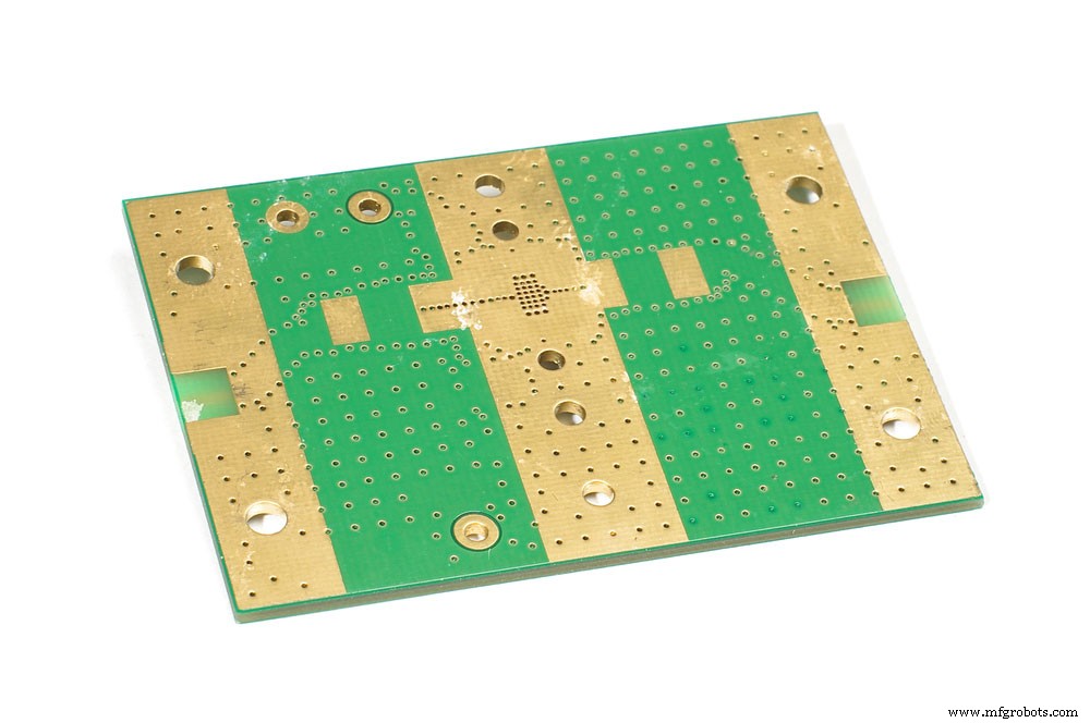 PCBスロット:精密電子組み立てのための信頼性・効率的な部品固定