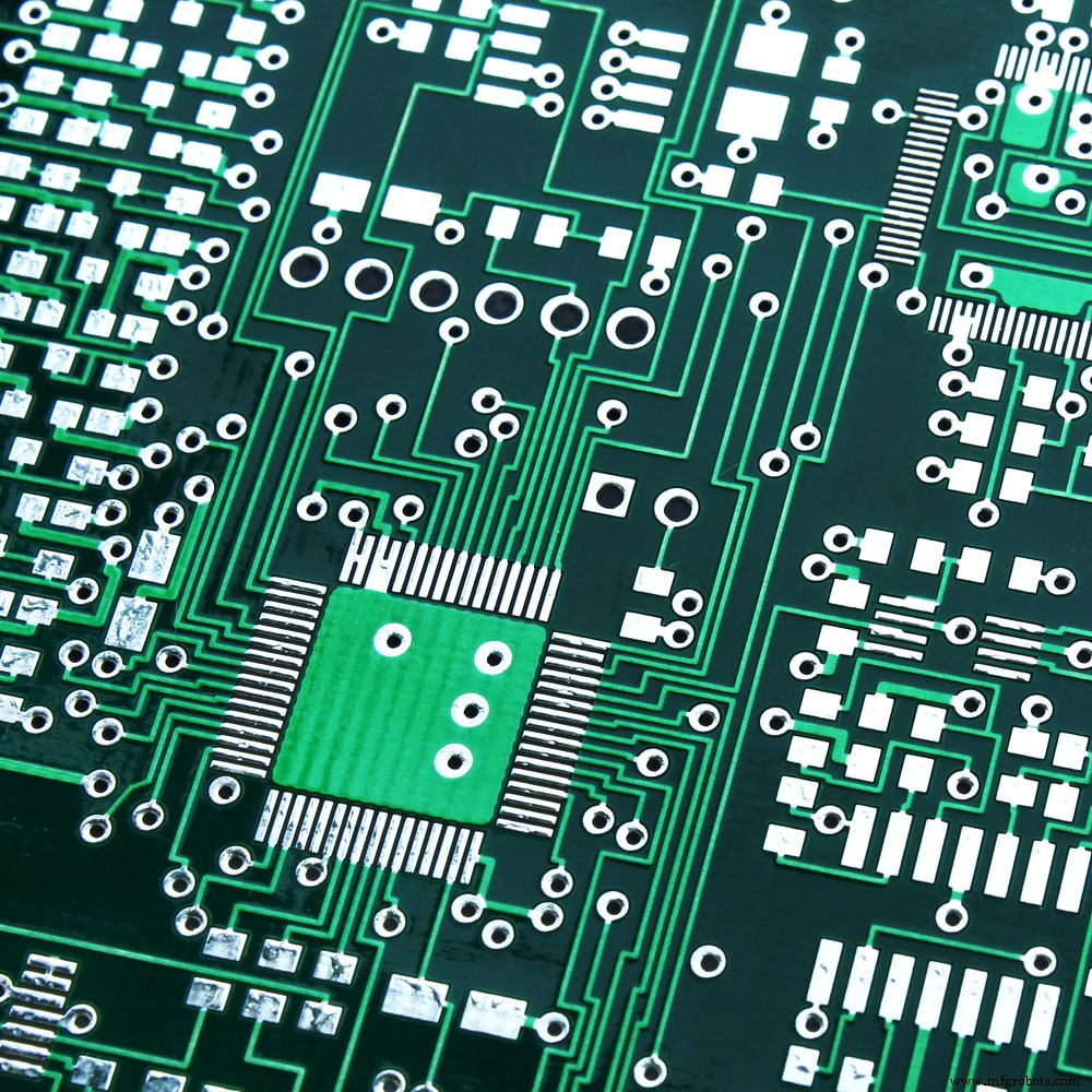 PCBクロストーク完全解説：原因、影響、効果的な対策