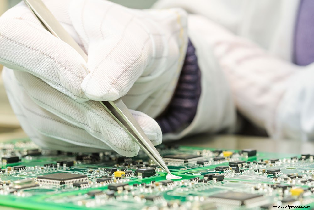 PCBクロストーク完全解説：原因、影響、効果的な対策