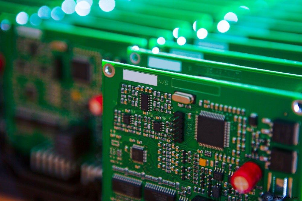 4層PCB徹底解説：高度な回路設計のための重要ポイント
