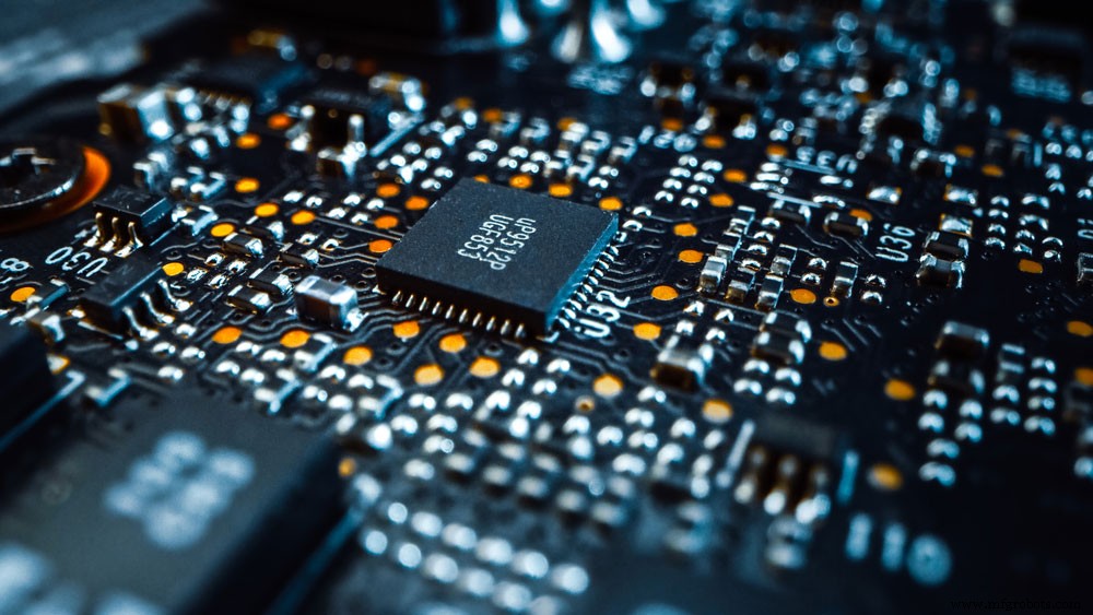 4層PCB徹底解説：高度な回路設計のための重要ポイント