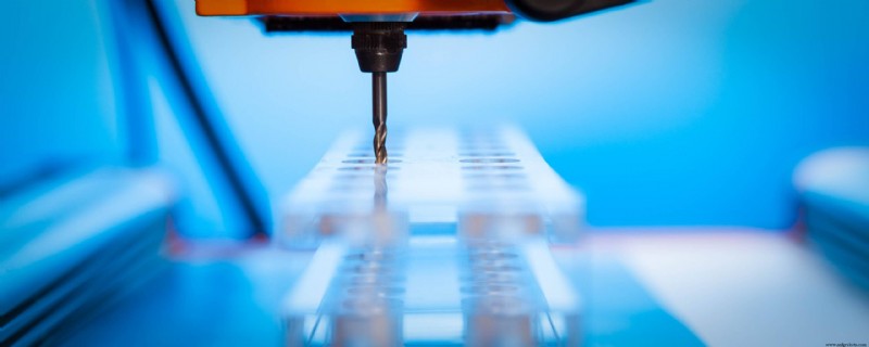 プラスチック部品製造の意思決定に影響する主要因