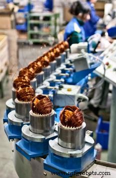 組立工場（アセンブリプラント）とは：原材料から完成品までの効率的生産システム