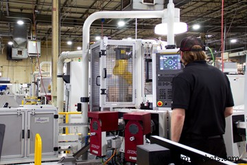ロータリートランスファー技術で生産効率を向上：Schmid Toolの事例