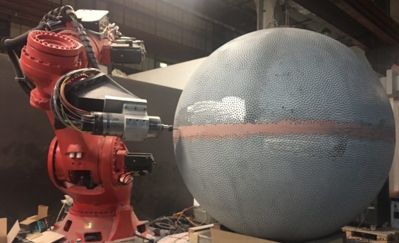 航空宇宙産業の精密技術が革新的なアート制作を牽引