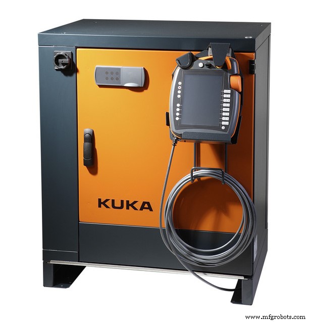 KUKA KR C4登場:電力・安全・コスト効率を高めるインテリジェントコントローラ